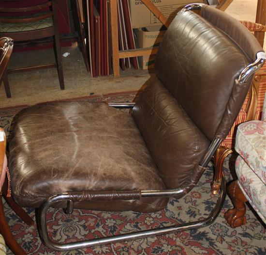 Leather & chrome chair(-)